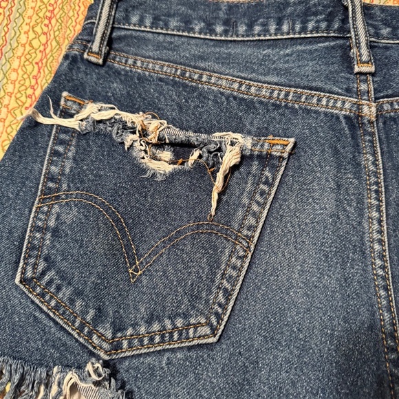 Vintage Levi's 505 Cut Off Denim Shorts Straight Fit Saint & Noble 34 W Distress - Picture 7 of 11